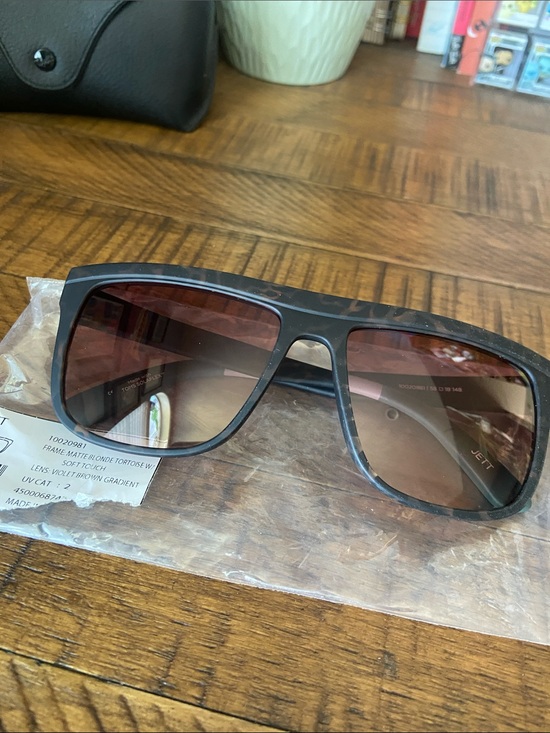 TOMS Women’s Jett Tortoise Soft Touch Traveler Sunglasses NWT